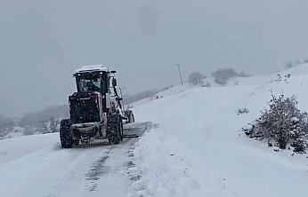 Elazığ'da karla mücadele aralıksız sürüyor