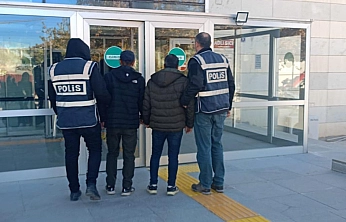 Elazığ'da kesinleşmiş hapis cezası bulunan 2 firari yakalandı