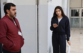 Elazığ'da KPSS mesaisi: Polisler adayı sınava yetiştirdi