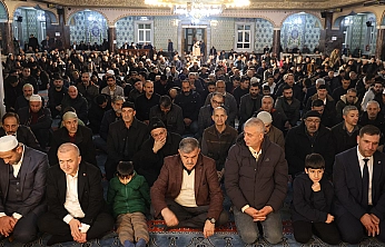 Elazığ'da manevi atmosfer: Camiler dolup taştı