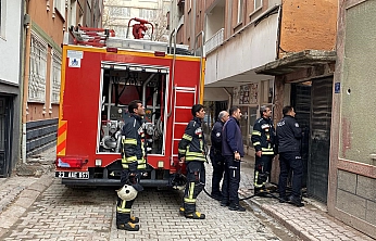 Elazığ'da metruk binada yangın