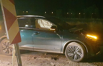 Elazığ'da minibüs ile otomobil çarpıştı!