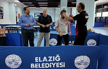 Elazığ'da ödüllü masa tenisi turnuvası tamamlandı