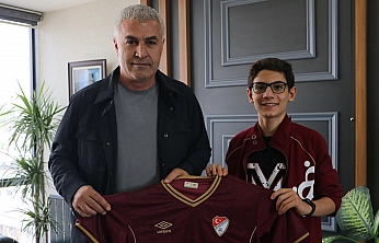 Elazığ'da öğrenci başkan adayından Elazığsporlu vaatler