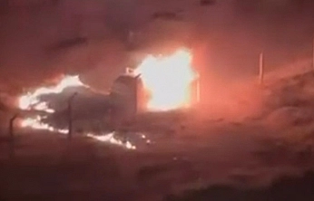 Elazığ'da otomobil alev topuna döndü