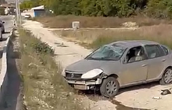 Elazığ'da otomobil boş araziye uçtu: 1 yaralı