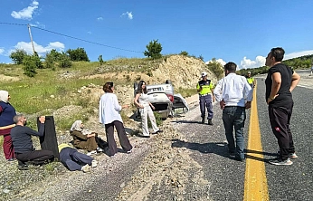 Elazığ'da otomobil takla attı: 3 yaralı