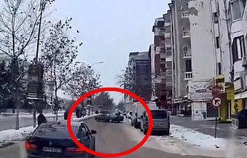 Elazığ'da tehlikeli gösteri: Drift anları kameraya yansıdı