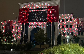 Elazığ'da Türk Bayraklarıyla görsel şölen