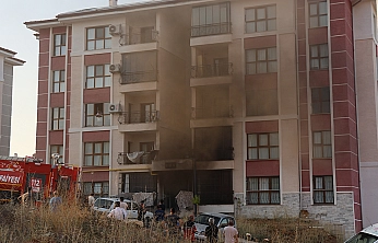 Elazığ'da yangın paniği! 16 kişi kurtarıldı, 12 kişi dumandan etkilendi