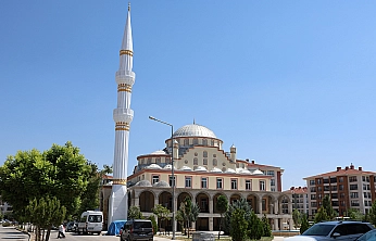 Elazığ'da yıldırımın yıktığı cami minaresi yeniden inşa edildi