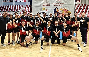 Elazığ'dan hentbolda çifte başarı