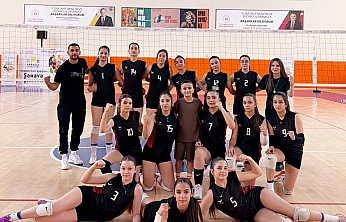 Elazığ Kız Voleybol Takımı yarı finalde