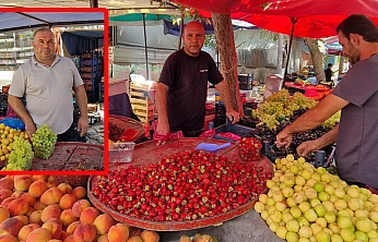 Elazığ pazar esnafından Dernek Başkanı Ahmet Karakaş'a övgü dolu sözler
