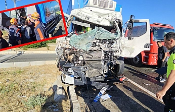 Elazığ tırlar çarpıştı: 1 yaralı