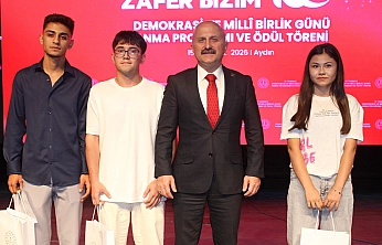Elazığlı Asmin Yıldırım, 15 Temmuz Afiş Yarışması'nda Türkiye 3'üncüsü Oldu