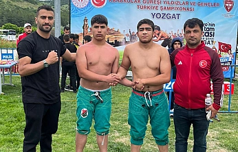Elazığlı Genç Pehlivan Bedirhan Çiçek'ten Türkiye Derecesi