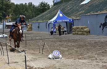Elazığlı sporcular atlı okçuluk yarı finalinde