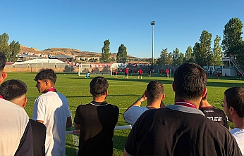 Elazığspor'da sezon öncesi hazırlıklar taraftar desteğiyle sürüyor