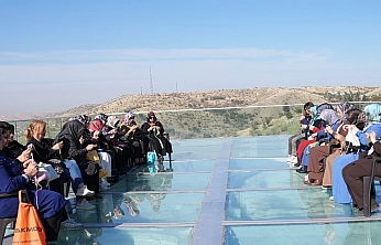 ESMEK'ten Harput Cam Seyir Terası'nda örgü etkinliği
