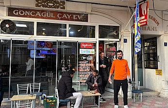 Fenerbahçe–Galatasaray derbisi Elazığ'da çay ocaklarını doldurdu