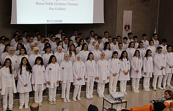 Fırat Üniversitesi Diş Hekimliği Fakültesinde Beyaz Önlük Giyme Töreni düzenlendi
