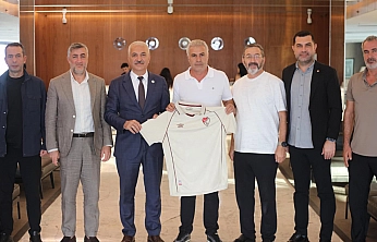 Gebze iş dünyasından hemşehrilerimiz, Elazığspor'u ziyaret etti