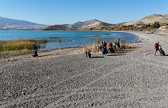 Hazar Gölü'nde temizlik seferberliği