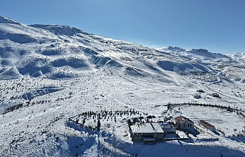 Hazarbaba'da beklenen açılış fırtınaya takıldı