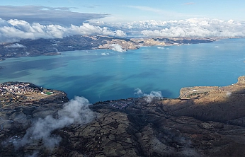 Kar, bulut ve göl bir arada: Elazığ'da Hazarbaba manzarası nefes kesti