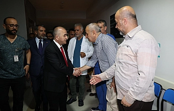 Vali Hatipoğlu ve Başkan Şerifoğulları'ndan yaralılara hastanede ziyaret