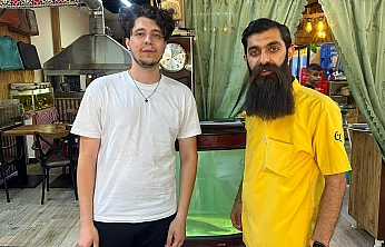 Köfte yemek  İçin Geliyorlar, Timsah Balığını Görmeden Gitmiyorlar