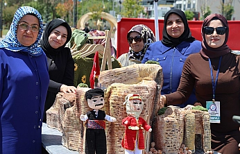 Kursiyerler 4 bin yıllık tarihi Harput Kalesi'ni amigurumi ile ördü