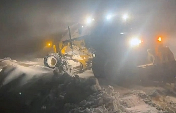 Mahsur kalan araç ekipler tarafından kurtarıldı