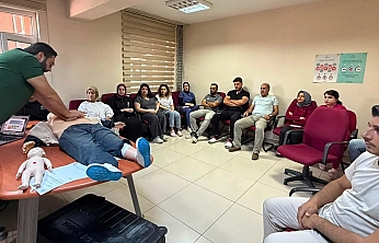 Palu'da hastane personeline hayat kurtaran CPR eğitimi