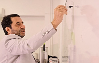 Prof. Dr. Fahrettin Yakupanoğlu 'Bilim makalede kalmamalı, ürüne dönüşmeli'