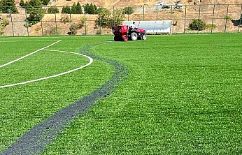 Sezon öncesi Elazığ'daki futbol sahaları yenilendi