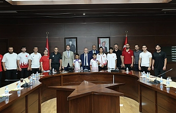 Türkiye şampiyonlarına Vali'den tebrik