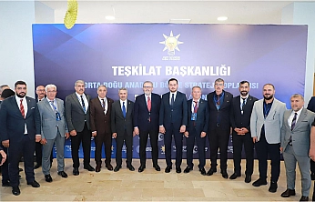 Van'da Güçlü Teşkilat Buluşması: AK Parti Elazığ Heyeti Tam Kadro Katıldı