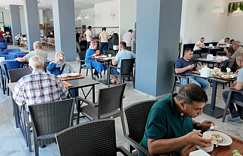Vatandaşlar, Şehir Lokantası'nın kaliteli hizmeti ve uygun fiyatlarından memnun