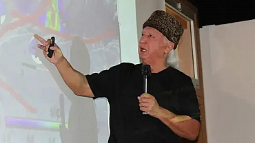 İşaret ettiği yer sallanan Şener Üşümezsoy bu kez o bölgeyi uyardı