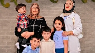 2 anne ve 4 çocuk yan yana toprağa verildi