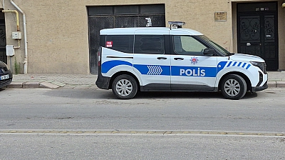 58 yaşındaki adamın cesedini evde annesi buldu