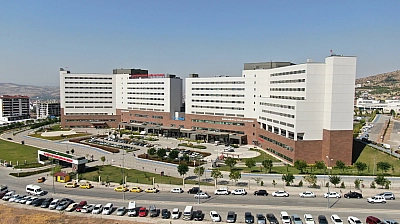 Elazığ'da 3. kattan düşen 4 yaşındaki çocuk ağır yaralandI