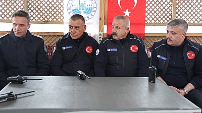 Elazığ'da 32 yılın ardından son telsiz anonsunu yaparak emekli oldu