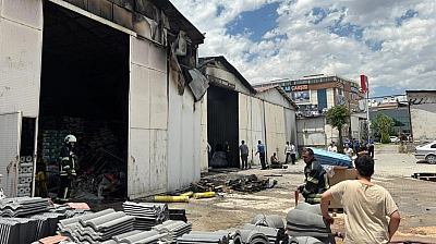 Elazığ'da depo yangını: Milyonluk hasar oluştu