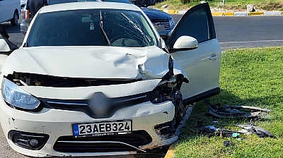 Elazığ'da iki otomobil çarpıştı: 1 yaralı