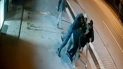 Elazığ'da vahset anlar: 4 kişi 1 kişiye saldırdı biri şahsın kulağı ısırarak kopardı