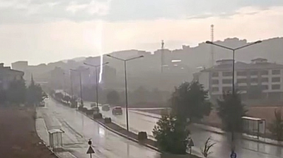 Elazığ'da yıldırım düştü