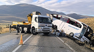 Elazığ firmasına ait otobüs kazasında ölenlerin kimlik tespiti sürüyor